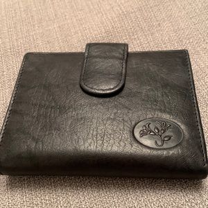 Roomy Black Leather Wallet Like New Condition